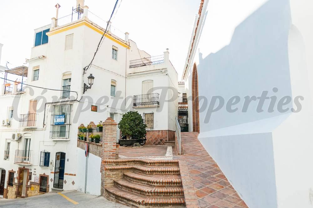 3 slaapkamer Huis te koop in Competa - € 129.000 (Ref: 3676938)