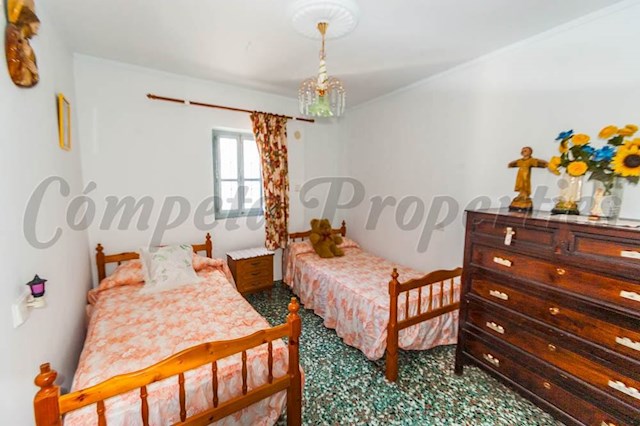 3 slaapkamer Huis te koop in Cómpeta - € 129.000 (Ref: 3676938)