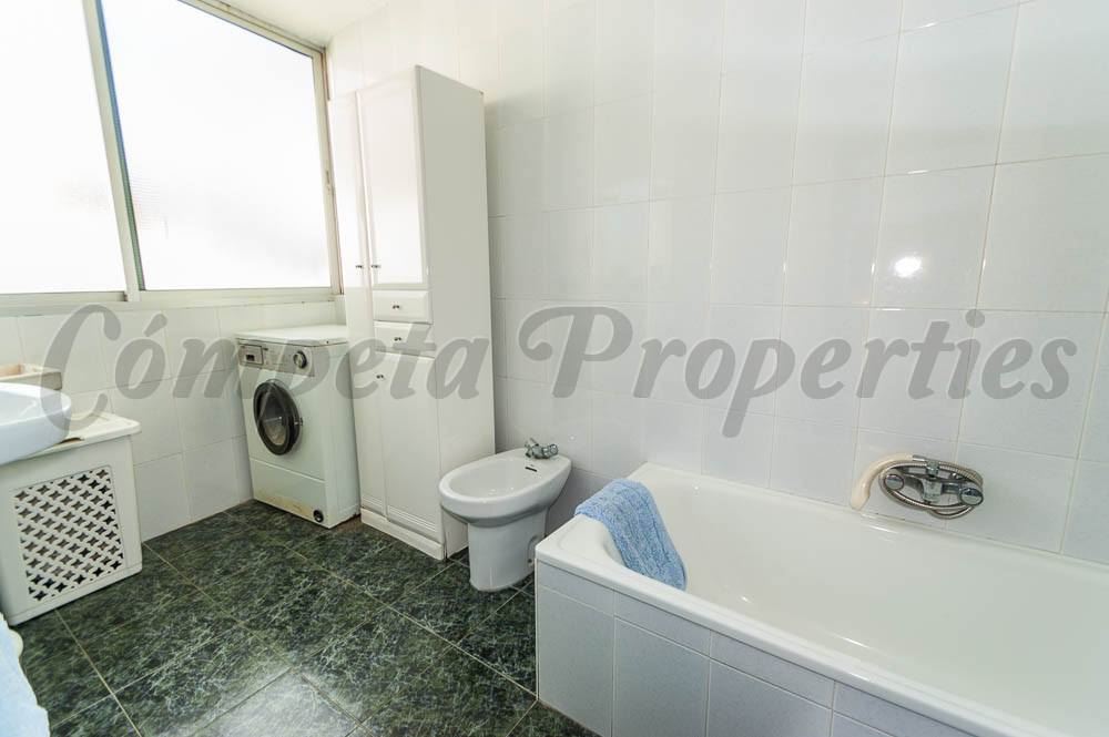 3 slaapkamer Huis te koop in Competa - € 129.000 (Ref: 3676938)