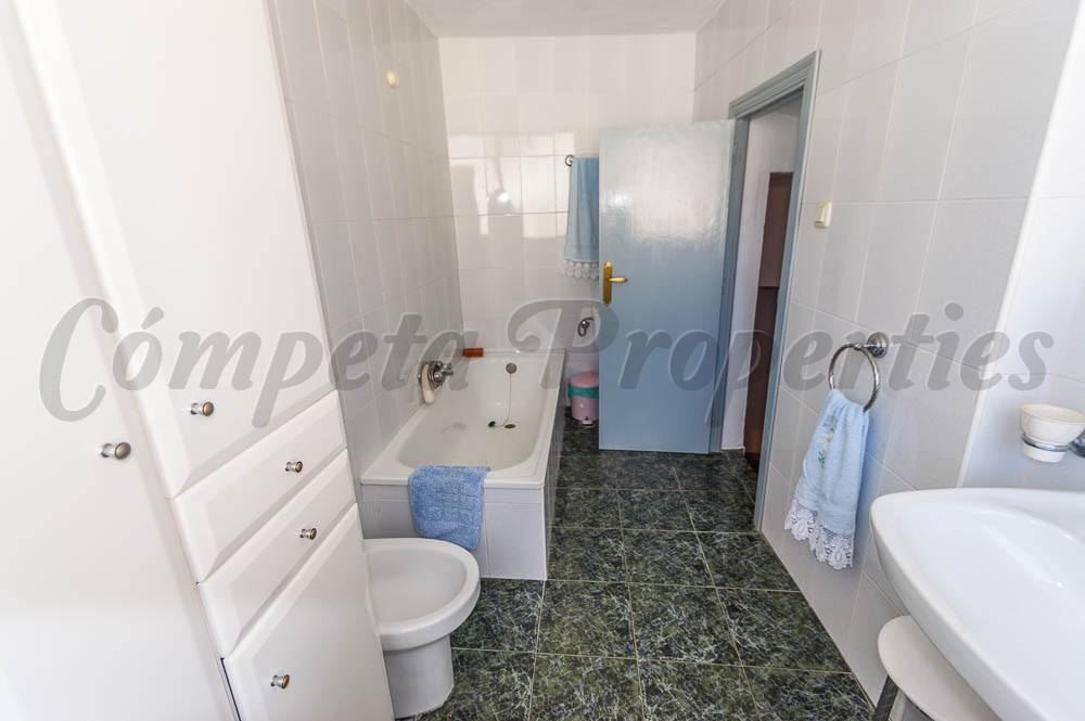 3 slaapkamer Huis te koop in Competa - € 129.000 (Ref: 3676938)