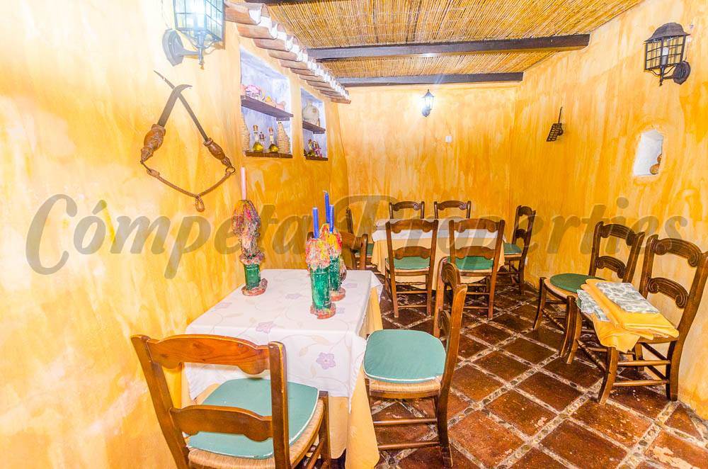 7 soveværelse Hotel til salg i Archez - € 275.000 (Ref: 3740086)