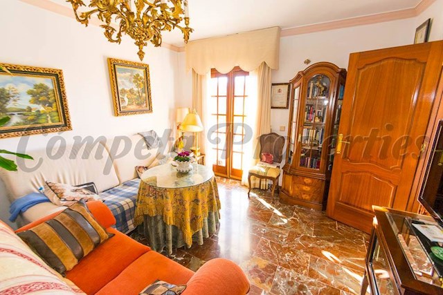 4 sypialnia Dom szeregowy na sprzedaż w Torrox z basenem garażem - 450 000 € (Ref: 3749342)