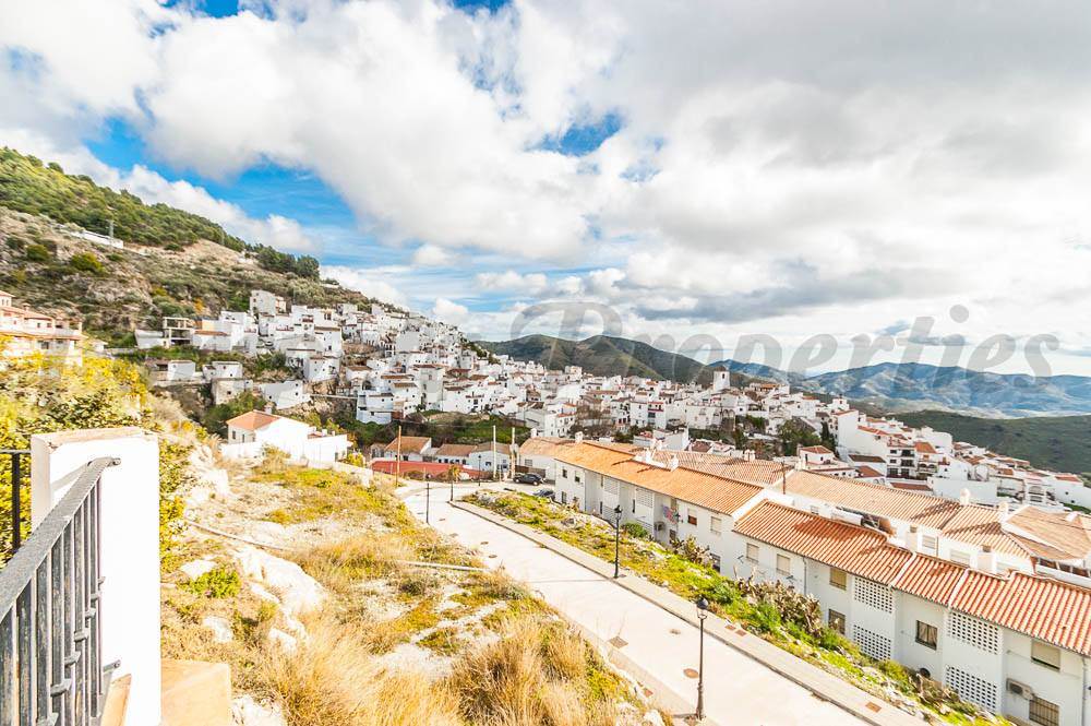 Grunde uden byggetilladelser til salg i Canillas de Aceituno - € 150.000 (Ref: 3800924)