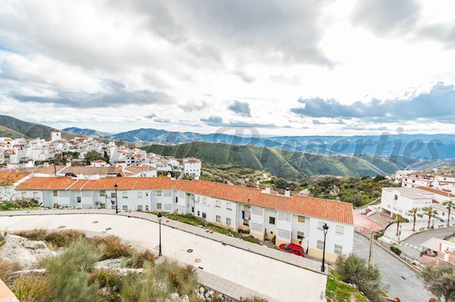 Mark till salu i Canillas de Aceituno - 150 000 € (Ref: 3800924)