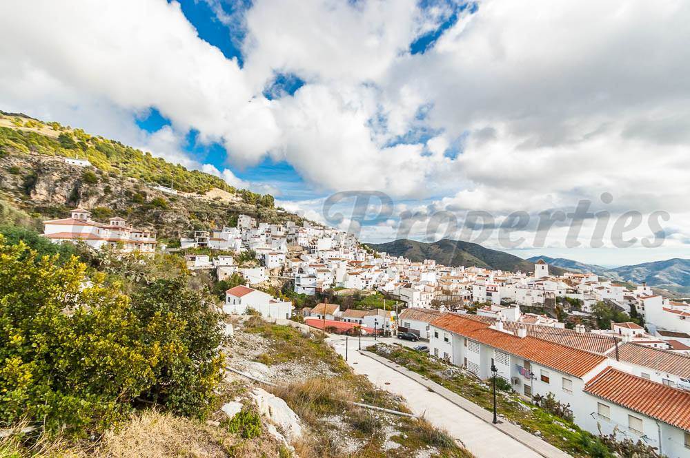 Grunde uden byggetilladelser til salg i Canillas de Aceituno - € 150.000 (Ref: 3800924)