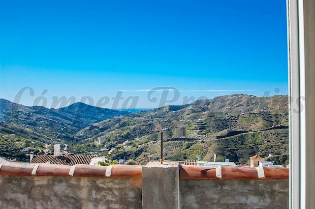 3 slaapkamer Huis te koop in Canillas de Albaida - € 60.000 (Ref: 3820666)