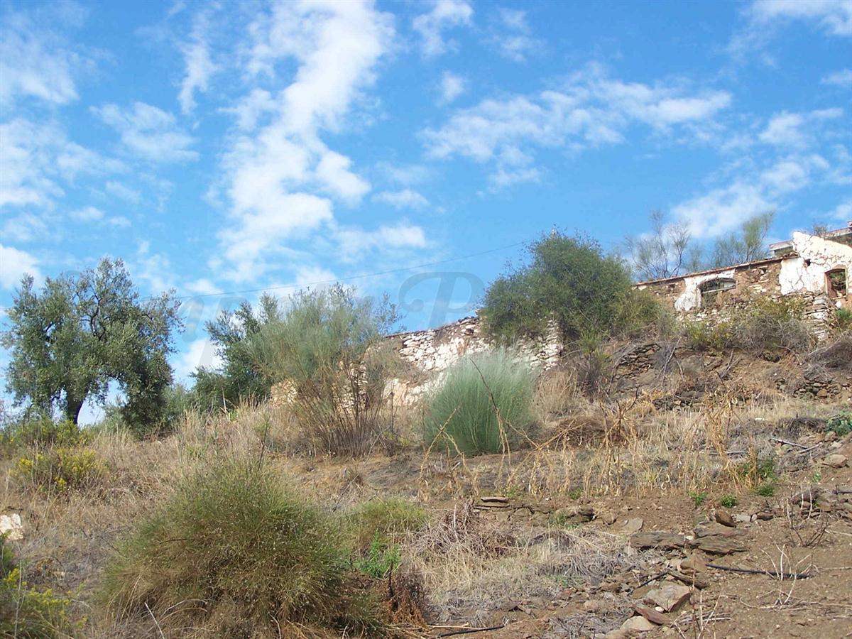 Bouwgrond te koop in Sayalonga - € 94.000 (Ref: 3846379)