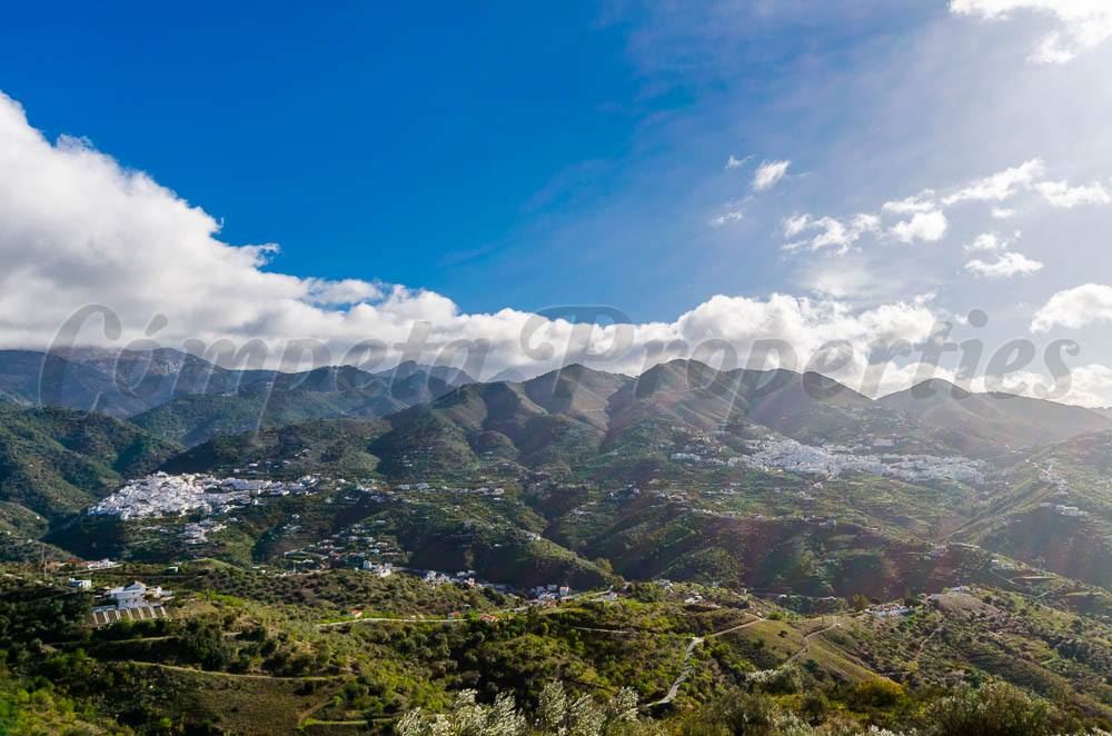 Grunde uden byggetilladelser til salg i Archez - € 160.000 (Ref: 3862391)