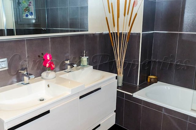 3 slaapkamer Huis te koop in Archez met garage - € 315.000 (Ref: 3878162)