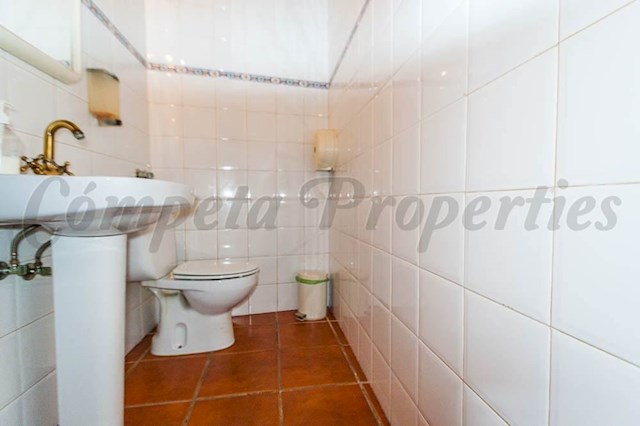 Erhverv til salg i Cómpeta - € 215.000 (Ref: 3886711)