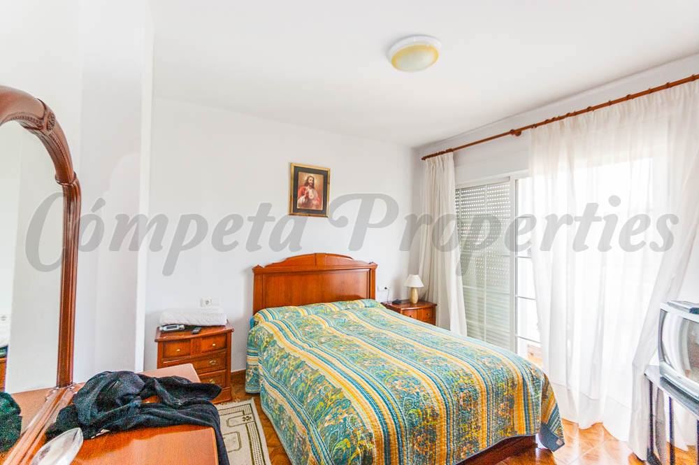 4 soveværelse Byhus til salg i Sedella med garage - € 252.000 (Ref: 3965899)