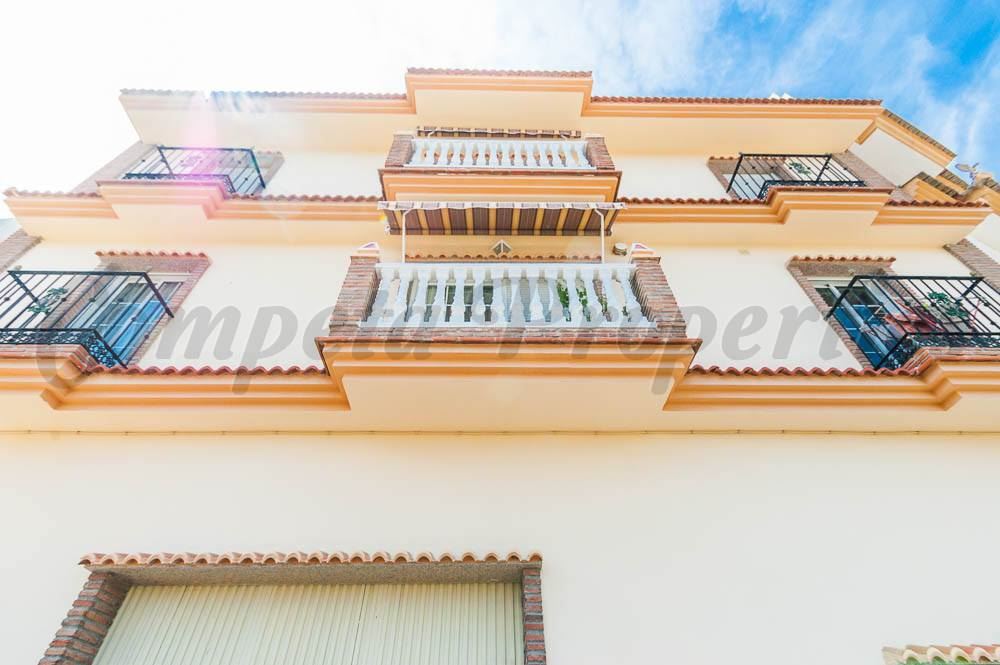 4 soveværelse Byhus til salg i Sedella med garage - € 252.000 (Ref: 3965899)