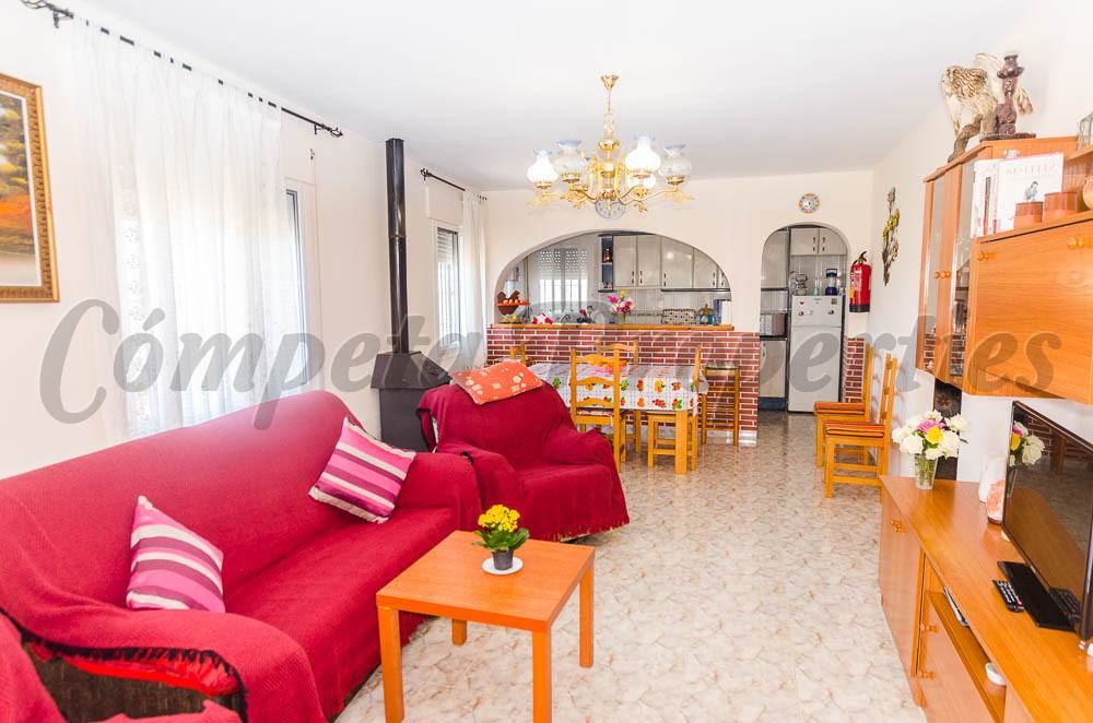 2 bedroom Villa for rent in Competa with pool - € 1,300 (Ref: 4001430)