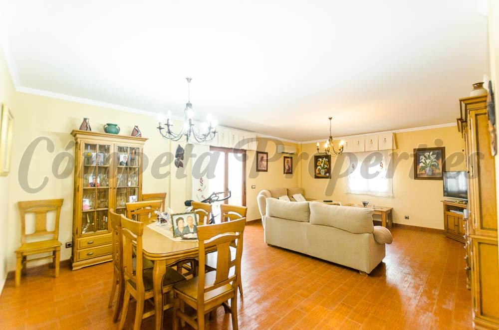 5 chambre Villa/Maison à vendre à Sayalonga avec piscine garage - 577 500 € (Ref: 4015140)