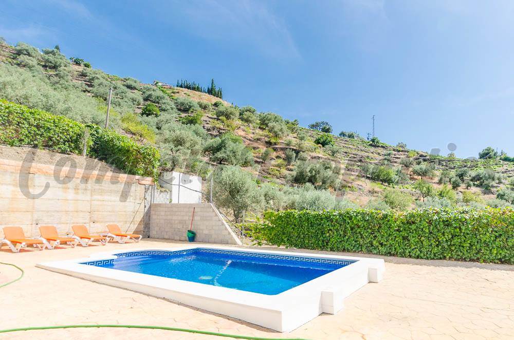 5 chambre Villa/Maison à vendre à Sayalonga avec piscine garage - 577 500 € (Ref: 4015140)