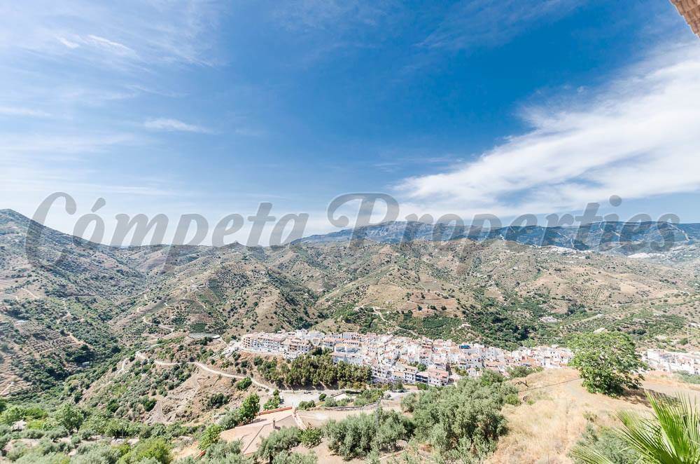 5 chambre Villa/Maison à vendre à Sayalonga avec piscine garage - 577 500 € (Ref: 4015140)