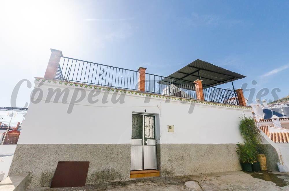 2 slaapkamer Huis te koop in Competa - € 156.000 (Ref: 4015141)