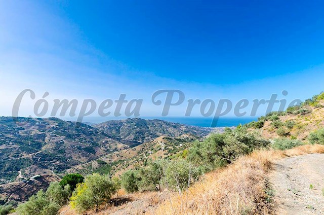 Mark till salu i Cómpeta - 36 000 € (Ref: 4040397)