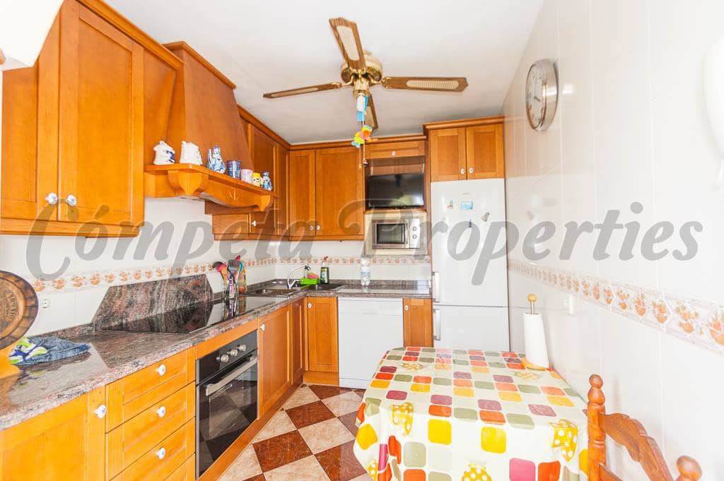 7 slaapkamer Huis te koop in Canillas de Albaida - € 142.000 (Ref: 4091076)