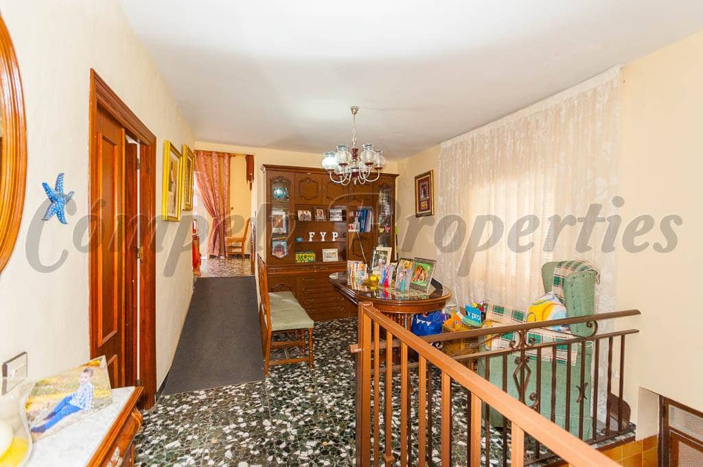 7 slaapkamer Huis te koop in Canillas de Albaida - € 142.000 (Ref: 4091076)