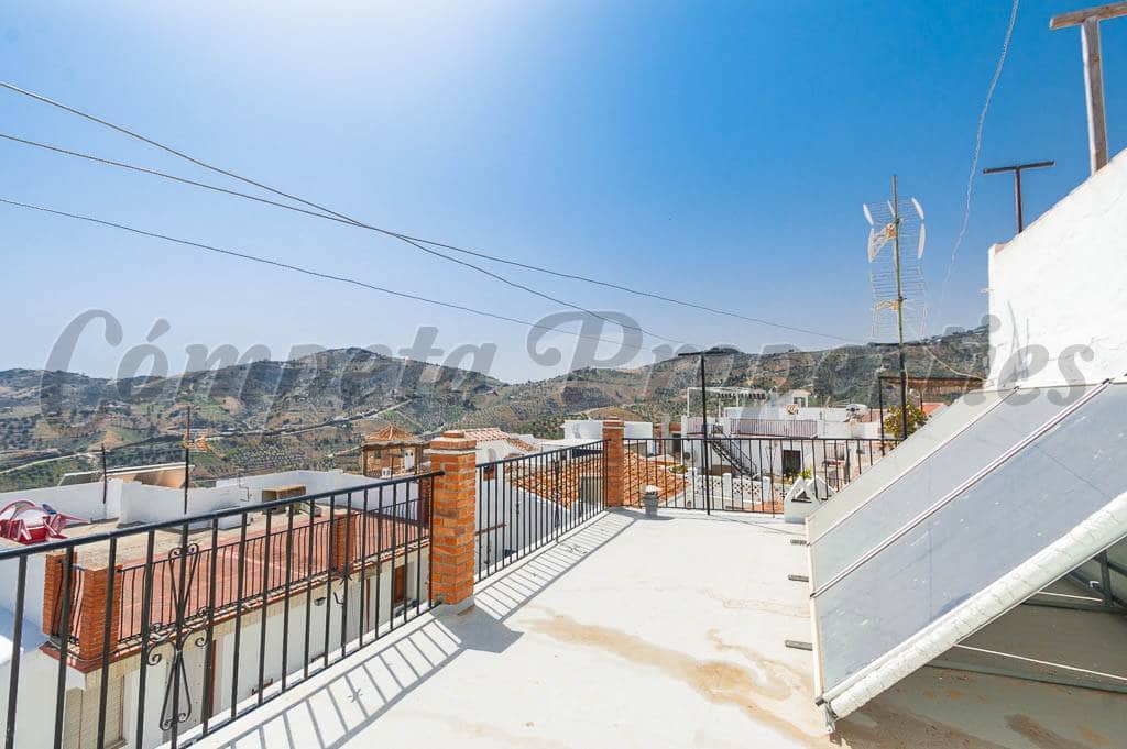7 slaapkamer Huis te koop in Canillas de Albaida - € 142.000 (Ref: 4091076)