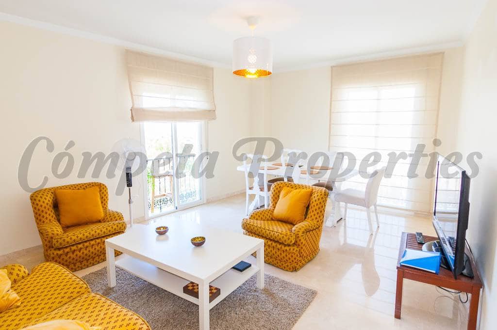 2 slaapkamer Appartement voor vakantieverhuur in Competa - € 550 (Ref: 4100985)