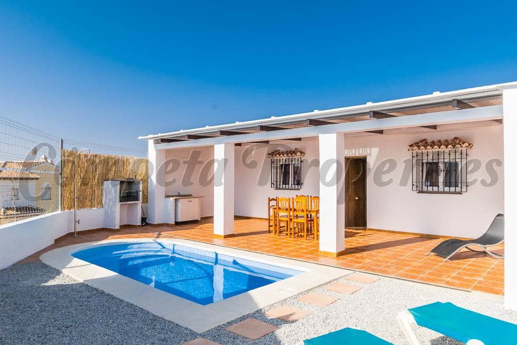 2 slaapkamer Finca/Landhuis voor vakantieverhuur in Torrox met zwembad - € 800 (Ref: 4114903)