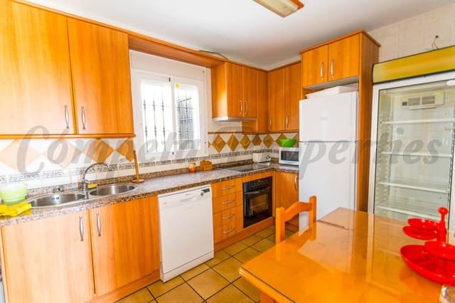 4 soveværelse Villa til salg i Torrox med swimmingpool - € 999.995 (Ref: 4155568)