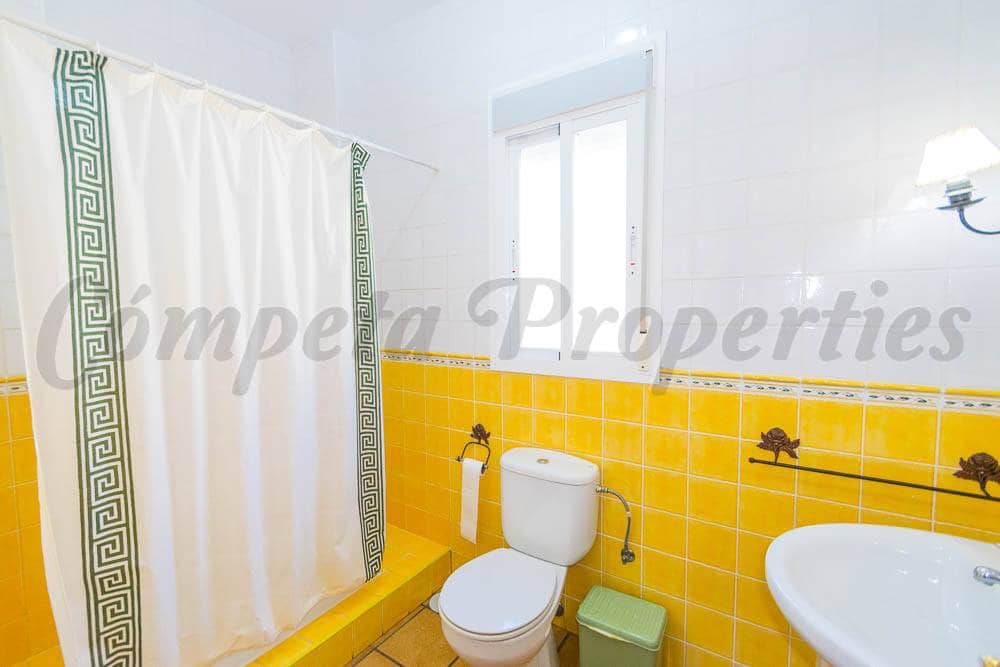 4 soveværelse Villa til salg i Torrox med swimmingpool - € 999.995 (Ref: 4155568)