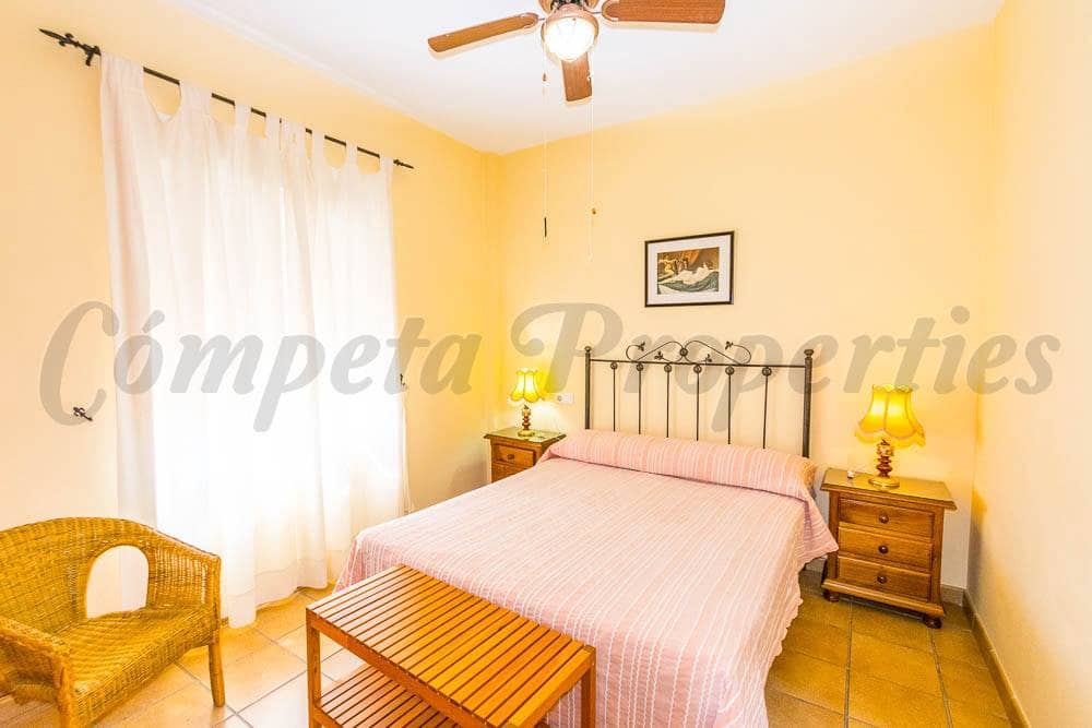 4 soveværelse Villa til salg i Torrox med swimmingpool - € 999.995 (Ref: 4155568)