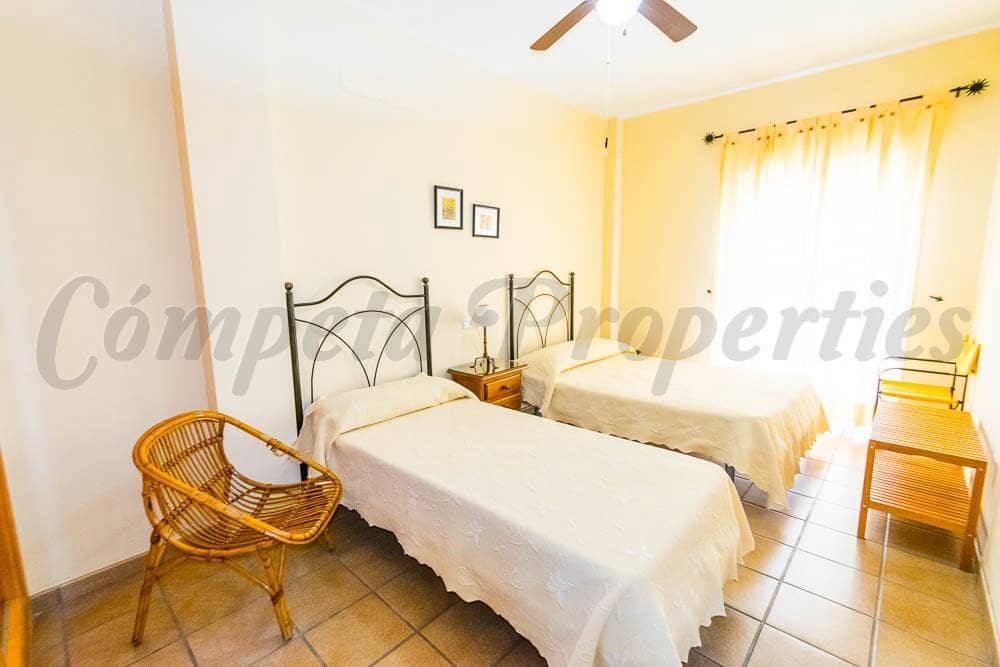 4 soveværelse Villa til salg i Torrox med swimmingpool - € 999.995 (Ref: 4155568)