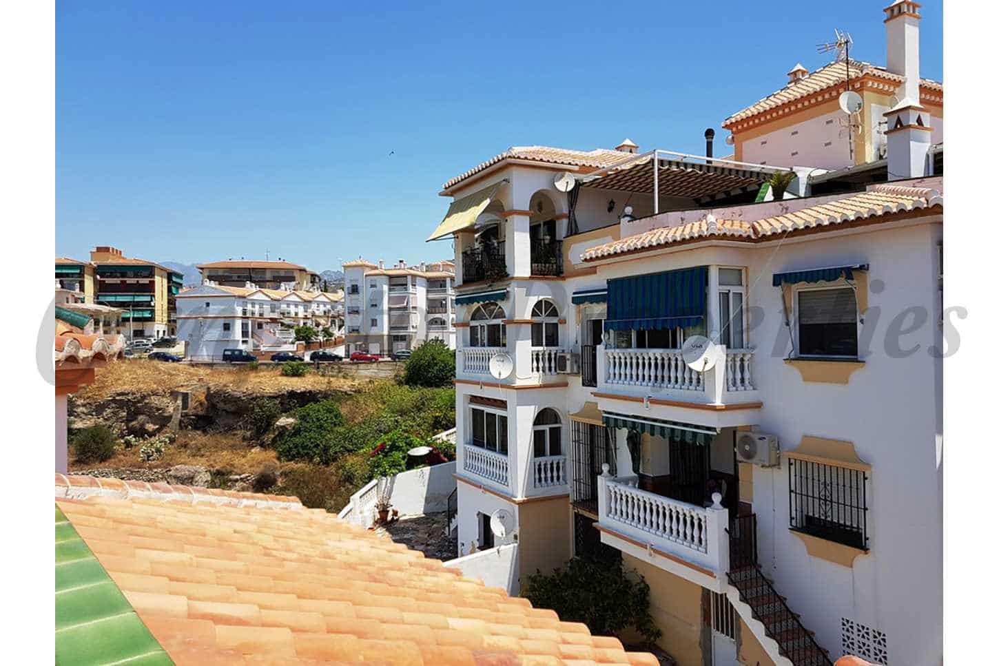 4 bedroom Townhouse for sale in Torrox with pool garage - € 530,000 (Ref: 4260982)