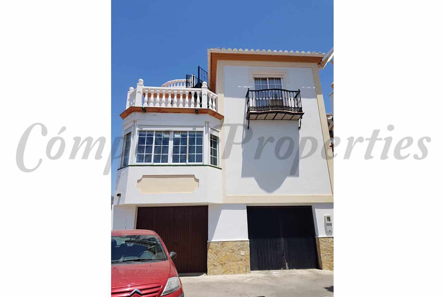 4 bedroom Townhouse for sale in Torrox with pool garage - € 530,000 (Ref: 4260982)