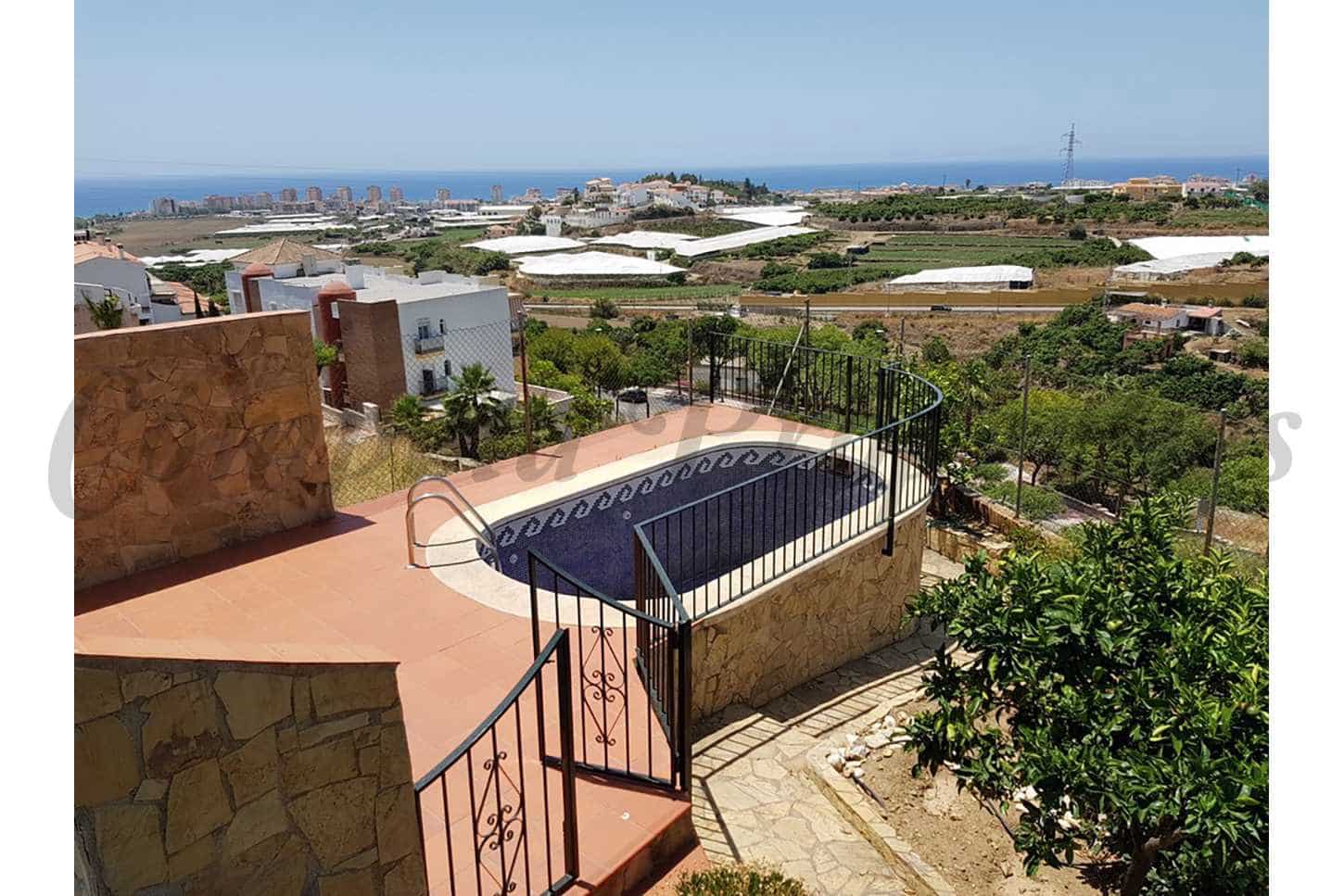 4 bedroom Townhouse for sale in Torrox with pool garage - € 530,000 (Ref: 4260982)