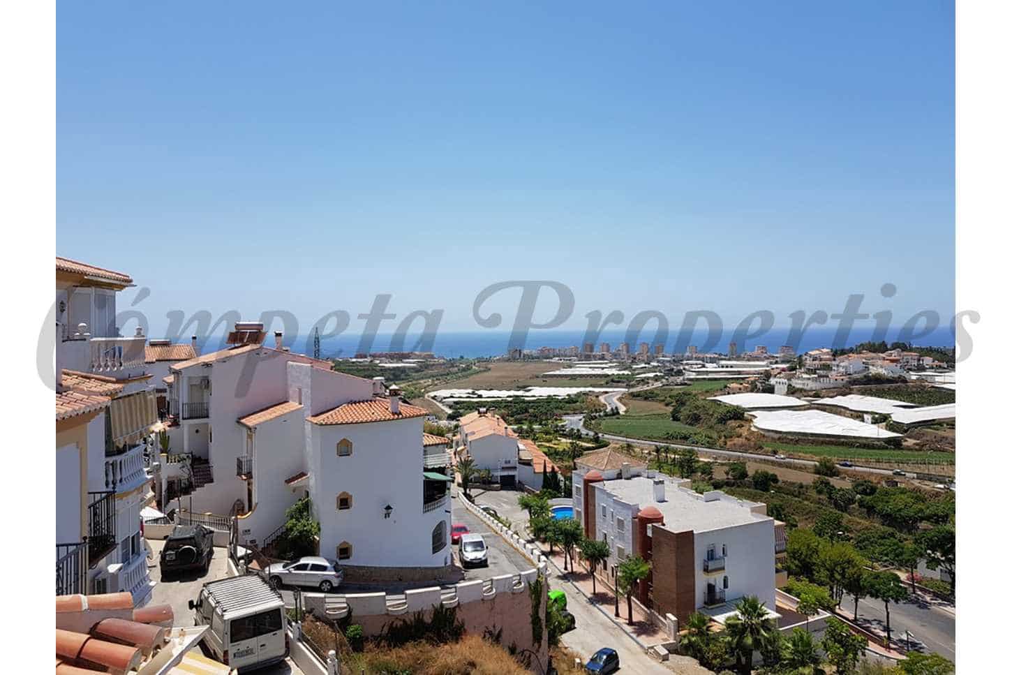 4 bedroom Townhouse for sale in Torrox with pool garage - € 530,000 (Ref: 4260982)