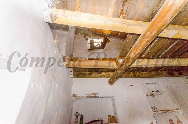 3 slaapkamer Finca/Landhuis te koop in Cómpeta - € 230.000 (Ref: 4326106)