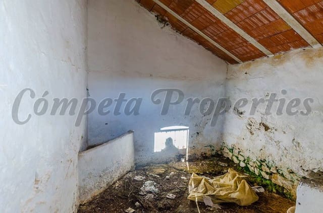 3 slaapkamer Finca/Landhuis te koop in Cómpeta - € 230.000 (Ref: 4326106)