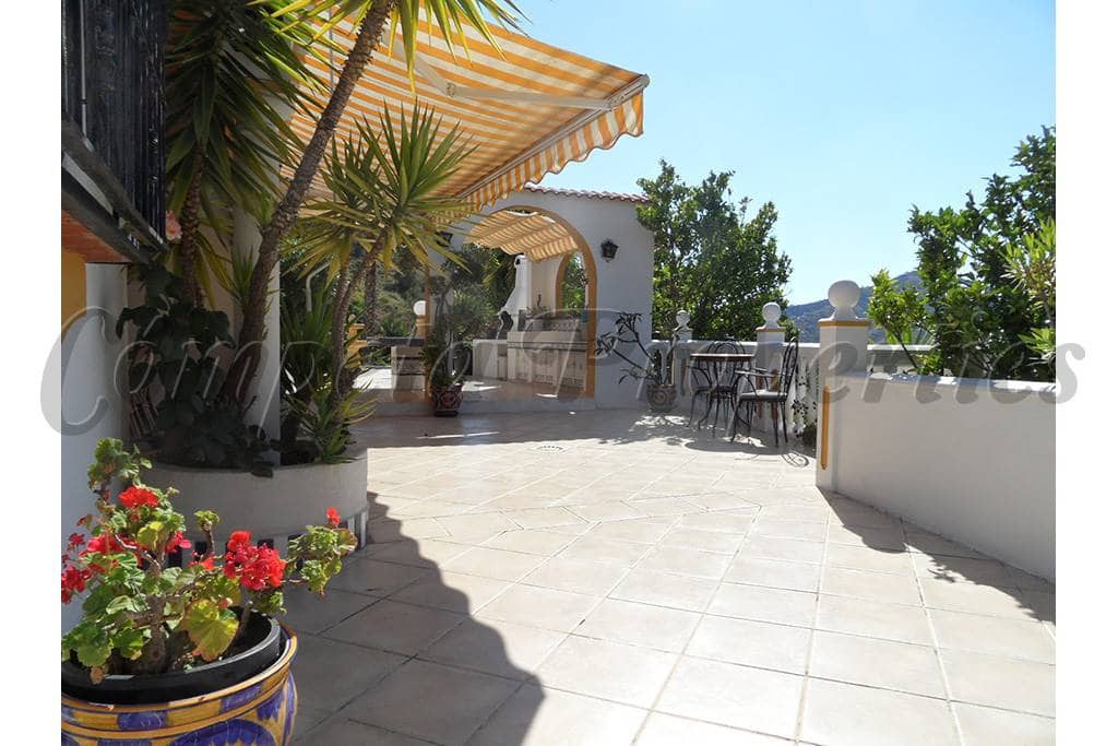 3 Zimmer Ferienvilla in Torrox mit Pool - 250 € (Ref: 4434321)