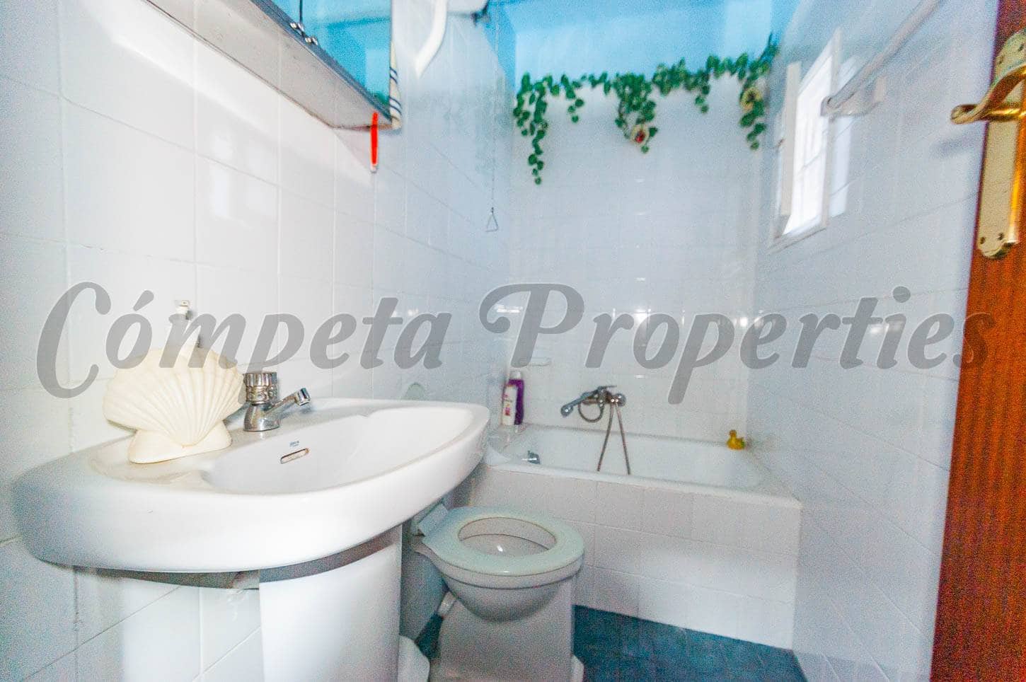 2 slaapkamer Huis te koop in Sayalonga - € 89.000 (Ref: 4449449)