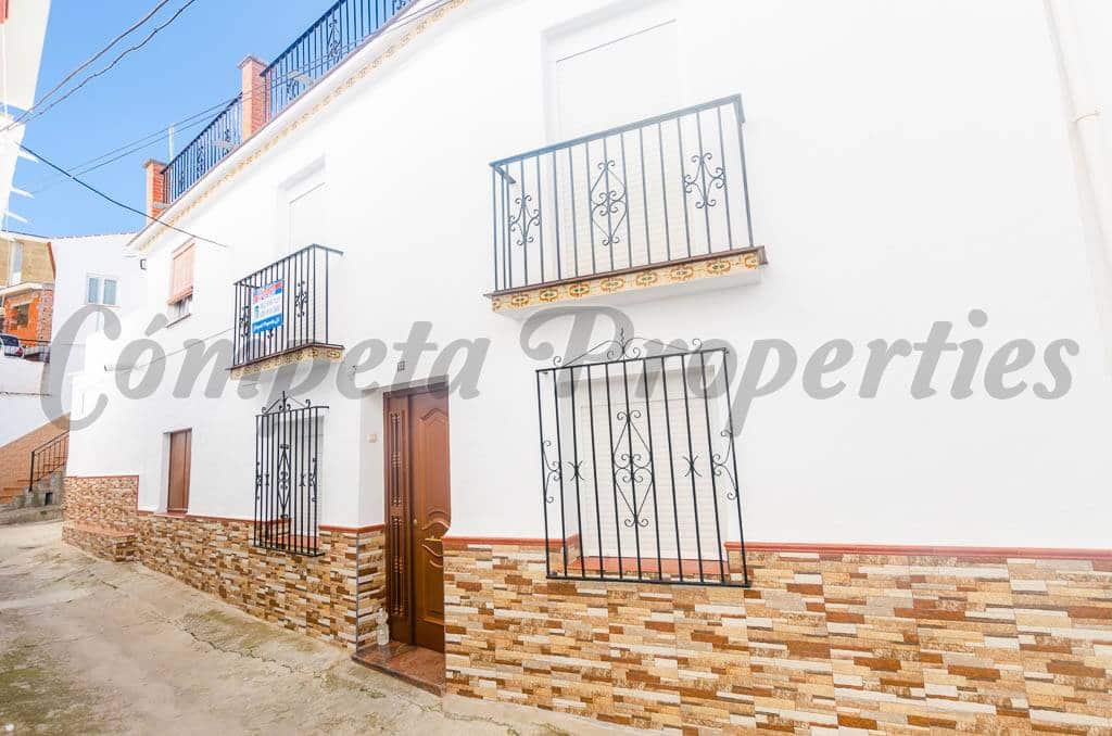 4 slaapkamer Huis te koop in Competa - € 189.000 (Ref: 4456878)