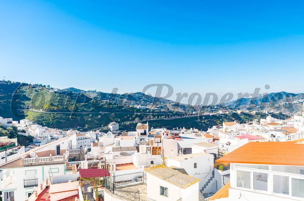 4 slaapkamer Huis te koop in Competa - € 189.000 (Ref: 4456878)