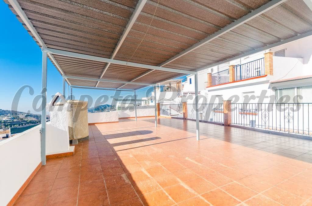 4 slaapkamer Huis te koop in Competa - € 189.000 (Ref: 4456878)