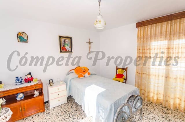 4 slaapkamer Huis te koop in Cómpeta - € 189.000 (Ref: 4456878)