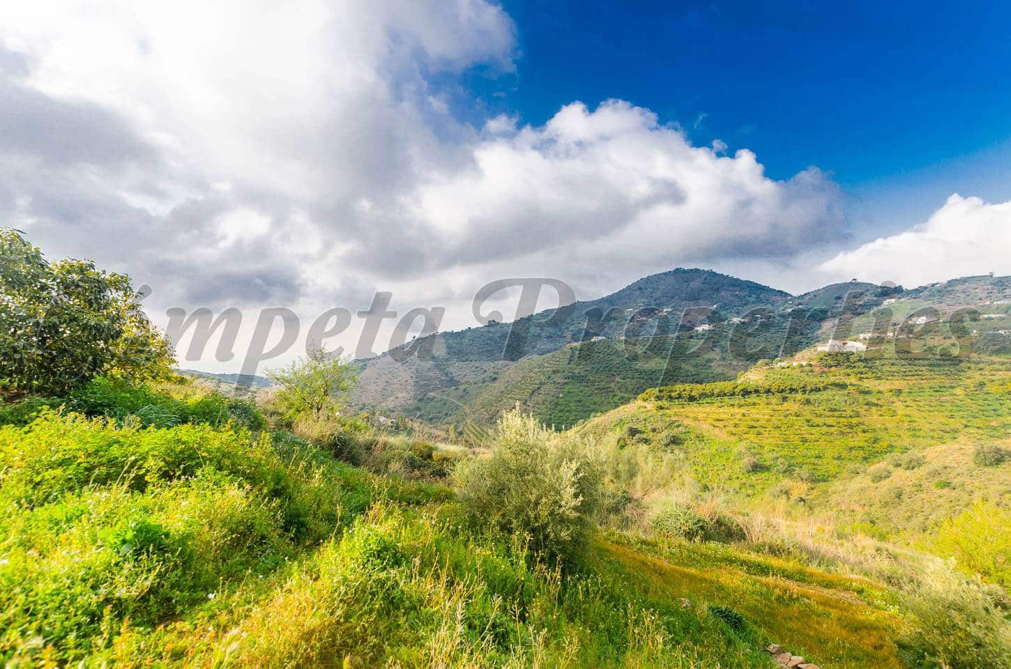 Rakentamaton maa myytävänä paikassa Competa - 250 000 € (Ref: 4464164)