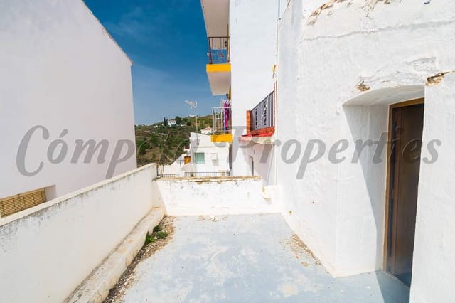 4 soveværelse Byhus til salg i Corumbela, Sayalonga - € 50.000 (Ref: 4549541)