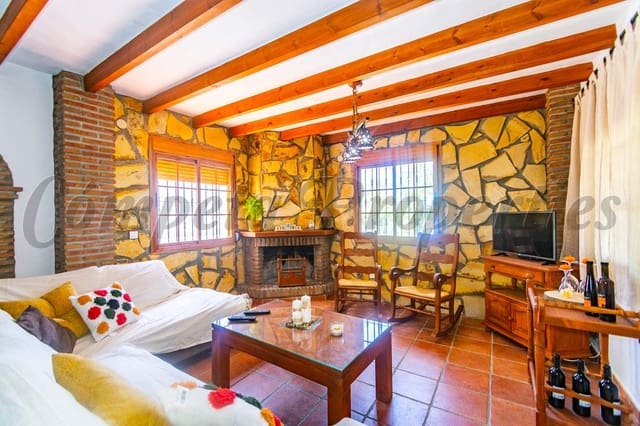 3 slaapkamer Villa voor vakantieverhuur in Cómpeta - € 572 (Ref: 4604314)