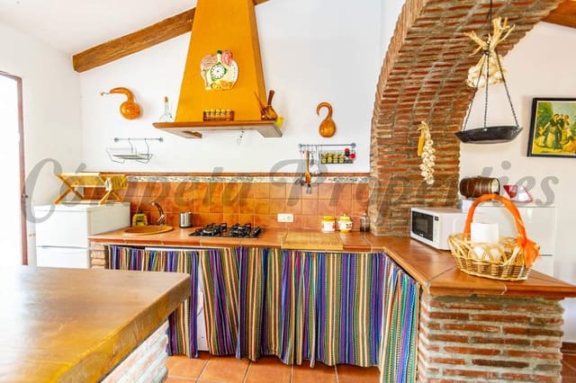 3 slaapkamer Finca/Landhuis voor vakantieverhuur in Frigiliana met zwembad - € 780 (Ref: 4606104)