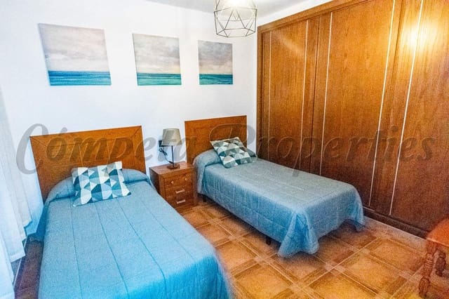 5 slaapkamer Villa voor vakantieverhuur in Cómpeta met zwembad - € 1.050 (Ref: 4624089)