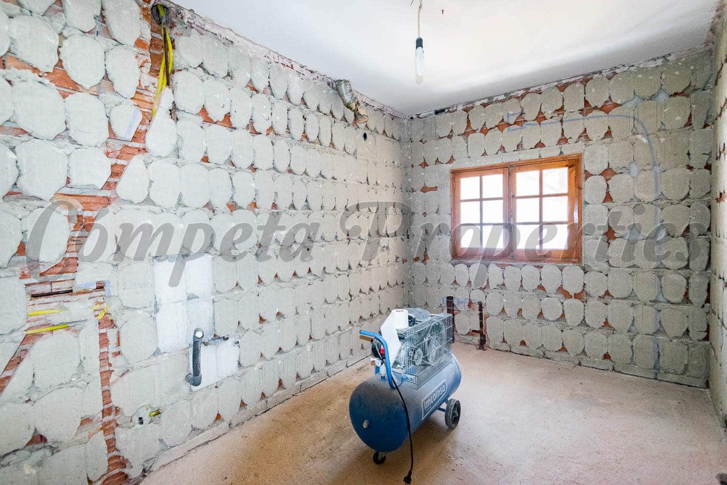4 bedroom Apartment for sale in Algarrobo - € 150,000 (Ref: 4681181)
