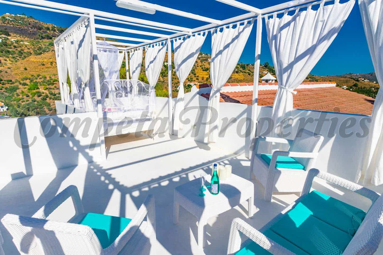 3 slaapkamer Villa voor vakantieverhuur in Competa met zwembad - € 900 (Ref: 4691619)